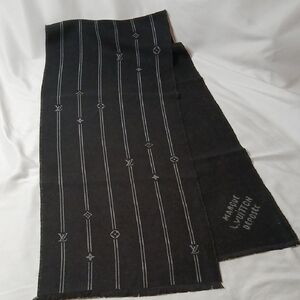 Louis Vuitton Black and Gray Men's Scarf
